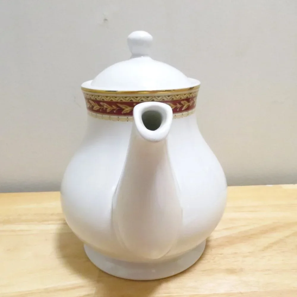 Vinttage Churchill Teapot Coffee Hotelware White 30 oz Porcelain 6.75" England - Picture 4 of 11